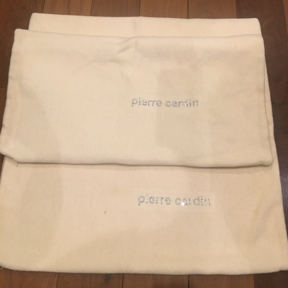 2 pillow covers